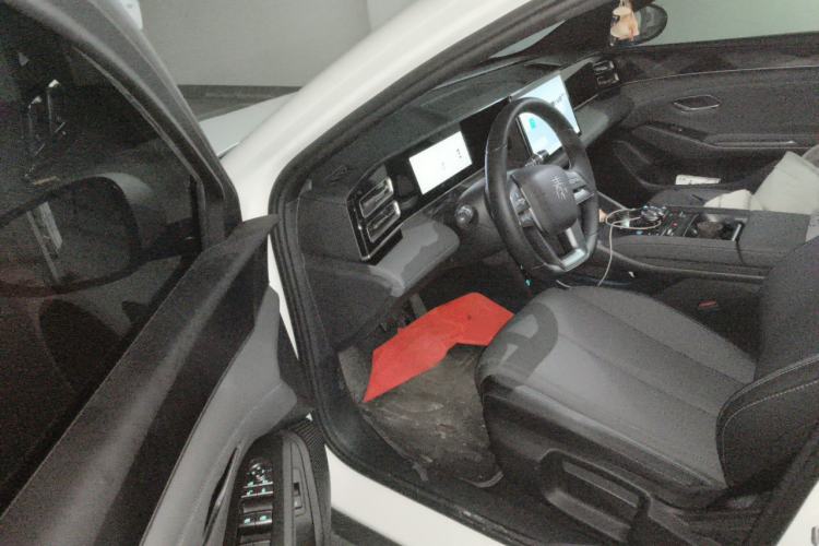 Used BYD Qin L 2025 DM-i Smart Drive 80KM Leading Model Driver Seat