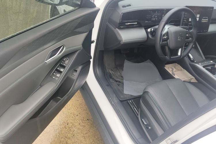 Used BYD Qin L 2025 EV 545KM Cloud Suspension Edition Driver Seat