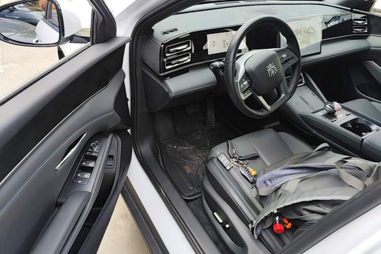 Used BYD Qin L 2025 DM-i Smart Drive 120KM Superior Model Driver Seat