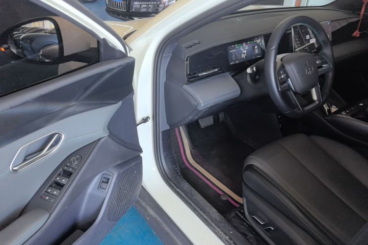 Used BYD Qin L 2025 EV 470KM Leading Edition Driver Seat