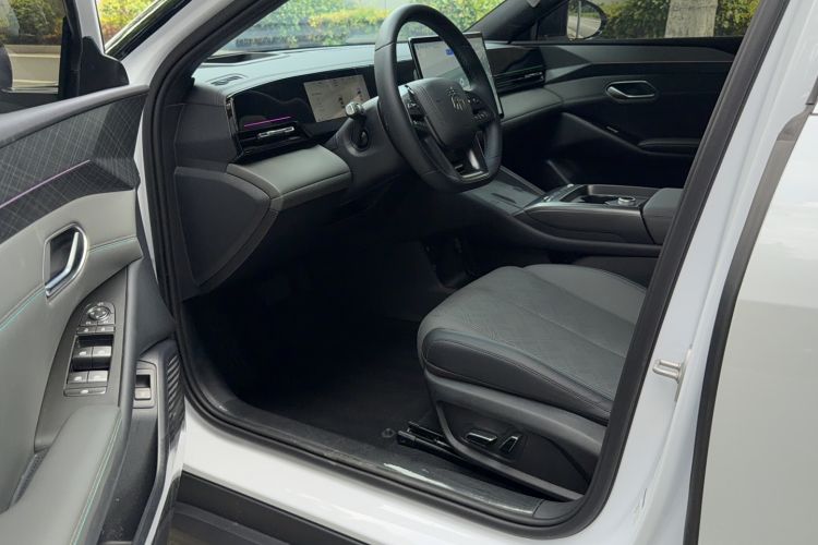 Used BYD Qin L 2025 EV 545KM Excellence Edition Driver Seat