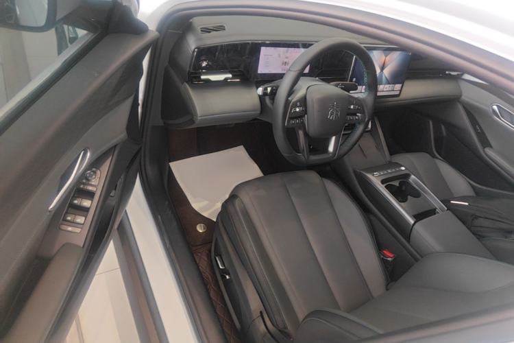 Used BYD Qin L 2025 EV 545KM Beyond Version Driver Seat