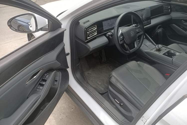 Used BYD Qin L 2025 DM-i Smart Drive 120KM Superior Model Driver Seat