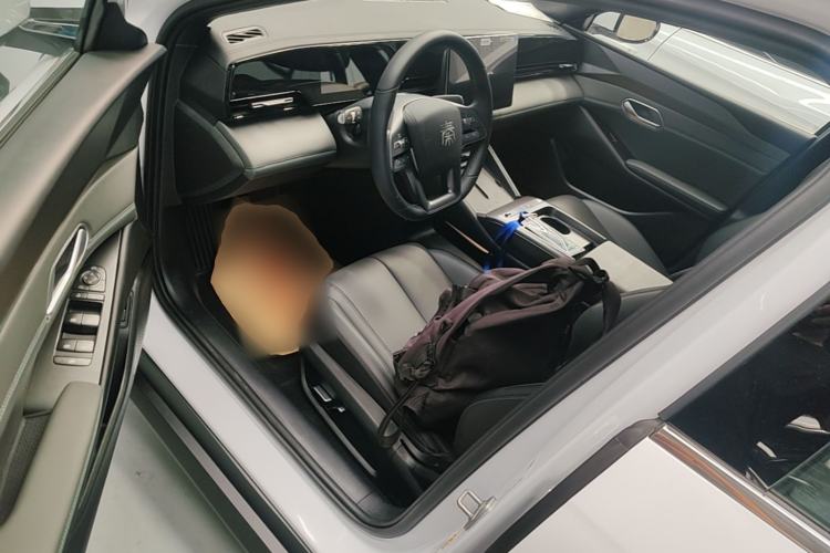 Used BYD Qin L 2025 EV 545KM Beyond Version Driver Seat