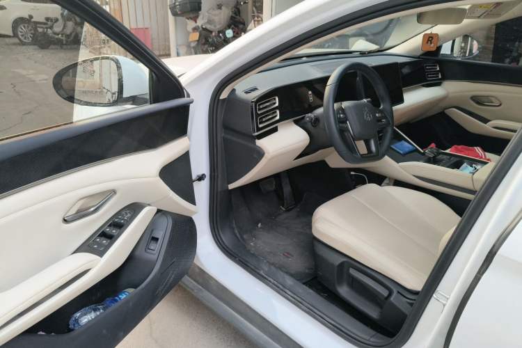 Used BYD Qin L 2025 DM-i Smart Drive 80KM Leading Model Driver Seat