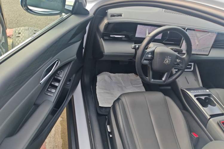 Used BYD Qin L 2025 EV 545KM Beyond Version Driver Seat