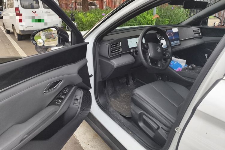 Used BYD Qin L 2025 DM-i Smart Drive 80KM Leading Model Driver Seat
