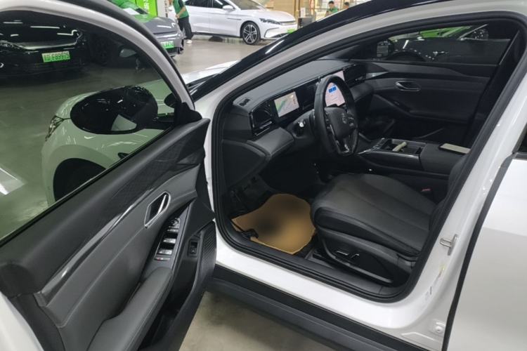 Used BYD Qin L 2025 EV 545KM Beyond Version Driver Seat