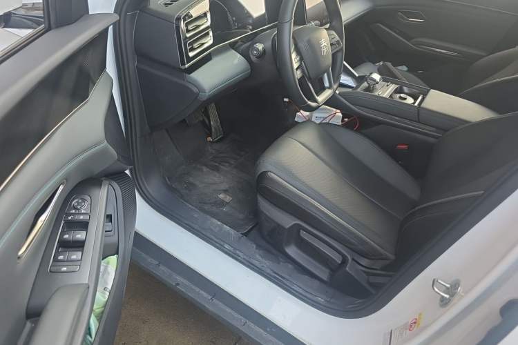 Used BYD Qin L 2025 DM-i Smart Drive 80KM Leading Model Driver Seat