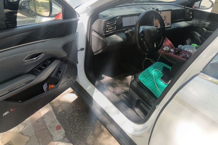 Used BYD Qin L 2025 DM-i Smart Drive 80KM Leading Model Driver Seat