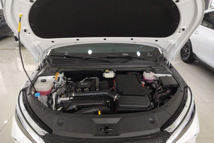 Used BYD Qin L 2025 DM-i Smart Drive 80KM Leading Model Engine Bay