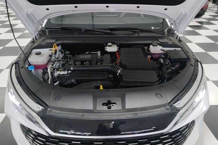 Used BYD Qin L 2025 DM-i Smart Drive 80KM Leading Model Engine Bay