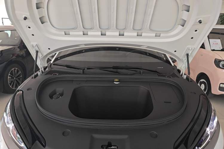 Used BYD Qin L 2025 EV 470KM Leading Edition Engine Bay