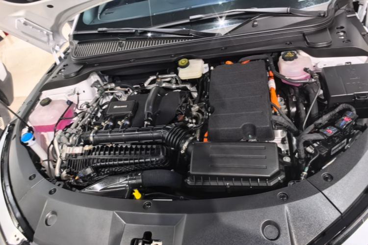 Used BYD Qin L 2025 DM-i Smart Drive 120KM Superior Model Engine Bay