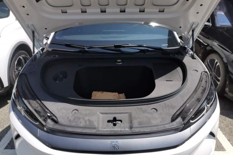 Used BYD Qin L 2025 EV 545KM Beyond Version Engine Bay