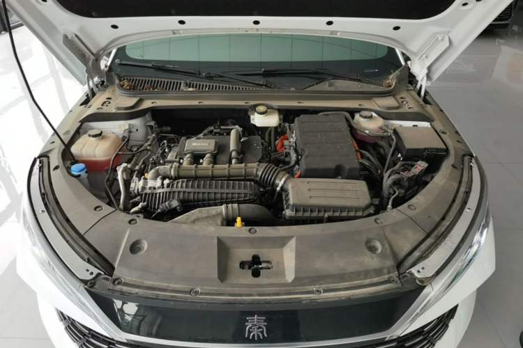 Used BYD Qin L 2025 DM-i Smart Drive 120KM Excellence Model Engine Bay