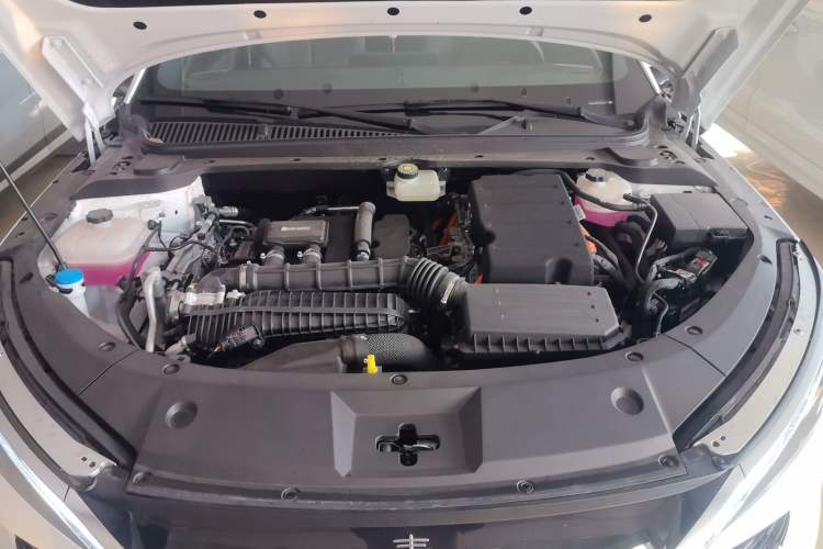 Used BYD Qin L 2025 DM-i Smart Drive 120KM Superior Model Engine Bay