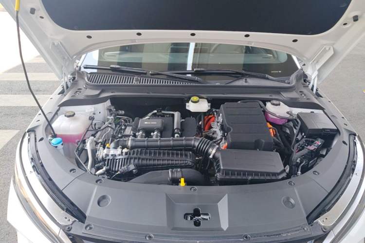 Used BYD Qin L 2025 DM-i Smart Drive 120KM Superior Model Engine Bay