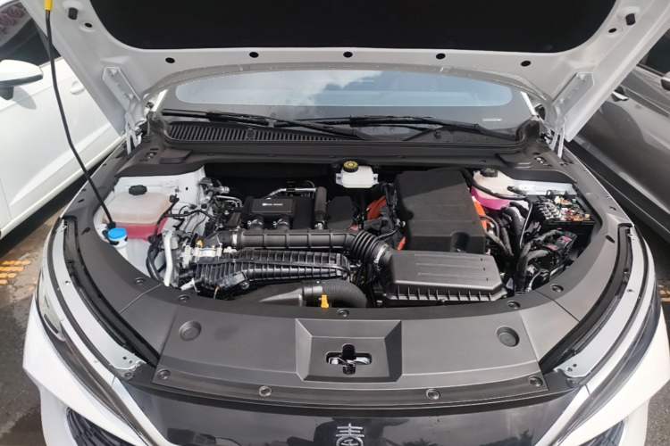 Used BYD Qin L 2025 DM-i Smart Drive 120KM Leading Model Engine Bay