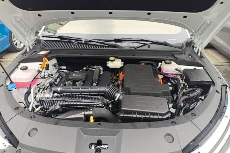 Used BYD Qin L 2025 DM-i Smart Drive 80KM Leading Model Engine Bay
