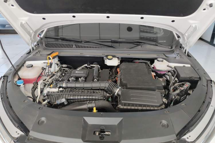 Used BYD Qin L 2025 DM-i Smart Drive 80KM Leading Model Engine Bay