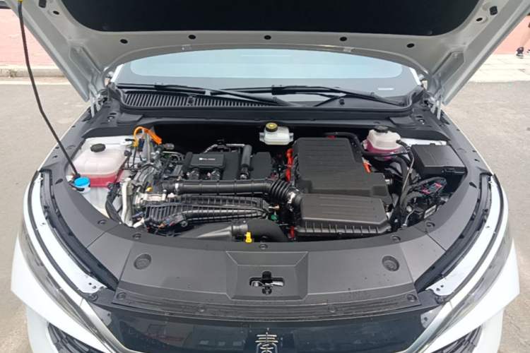 Used BYD Qin L 2025 DM-i Smart Drive 80KM Leading Model Engine Bay