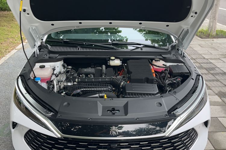 Used BYD Qin L 2025 DM-i Smart Drive 120KM Superior Model Engine Bay