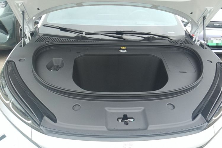 Used BYD Qin L 2025 EV 545KM Cloud Suspension Edition Engine Bay