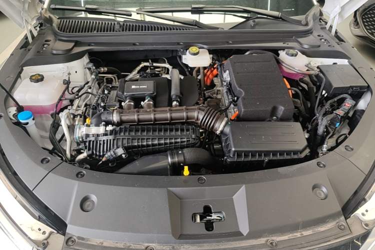 Used BYD Qin L 2025 DM-i Smart Drive 120KM Leading Model Engine Bay