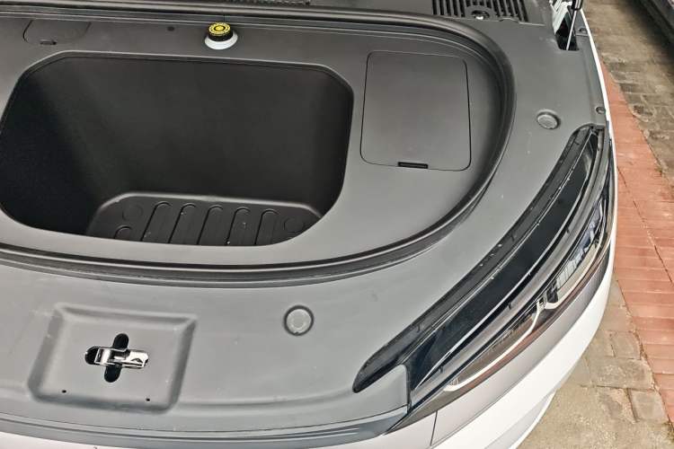Used BYD Qin L 2025 EV 545KM Cloud Suspension Edition Engine Bay Left