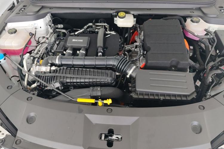 Used BYD Qin L 2025 DM-i Smart Drive 120KM Superior Model Engine Bay
