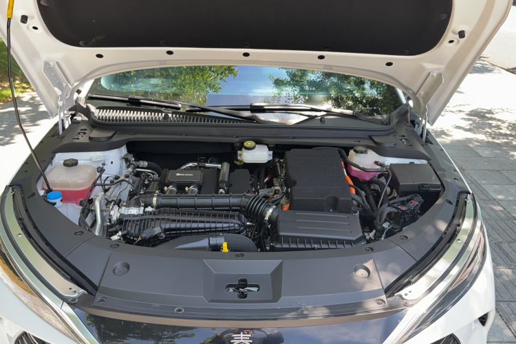 Used BYD Qin L 2025 DM-i Smart Drive 120KM Leading Model Engine Bay