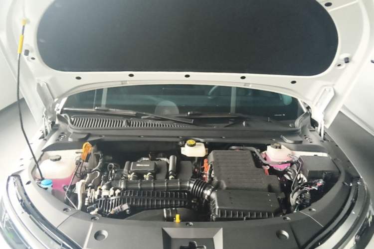 Used BYD Qin L 2025 DM-i Smart Drive 80KM Leading Model Engine Bay