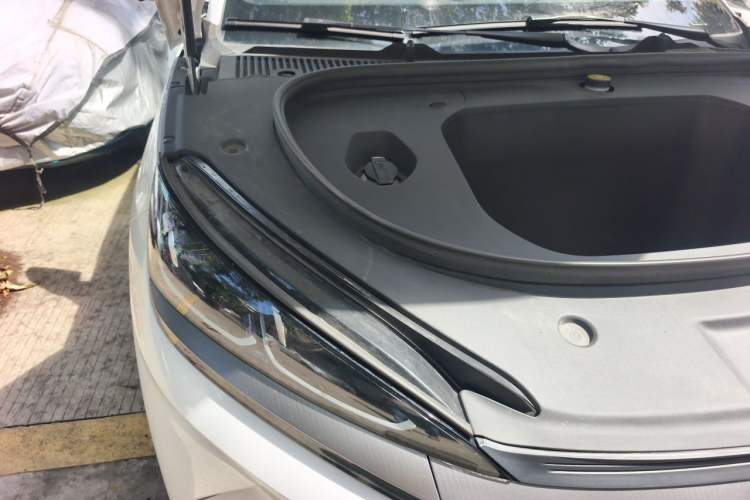Used BYD Qin L 2025 EV 545KM Beyond Version Engine Bay Right