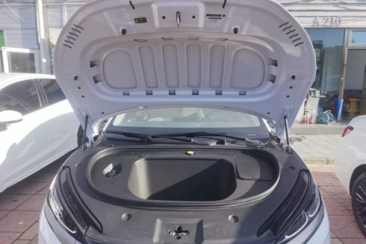 Used BYD Qin L 2025 EV 545KM Beyond Version Engine Bay