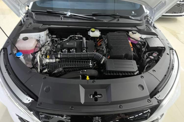 Used BYD Qin L 2025 DM-i Smart Drive 120KM Leading Model Engine Bay