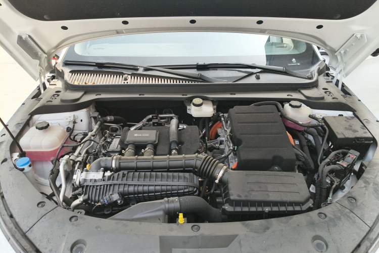 Used BYD Qin L 2025 DM-i Smart Drive 120KM Superior Model Engine Bay
