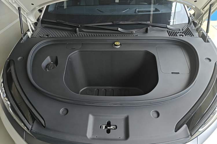 Used BYD Qin L 2025 EV 545KM Cloud Suspension Edition Engine Bay