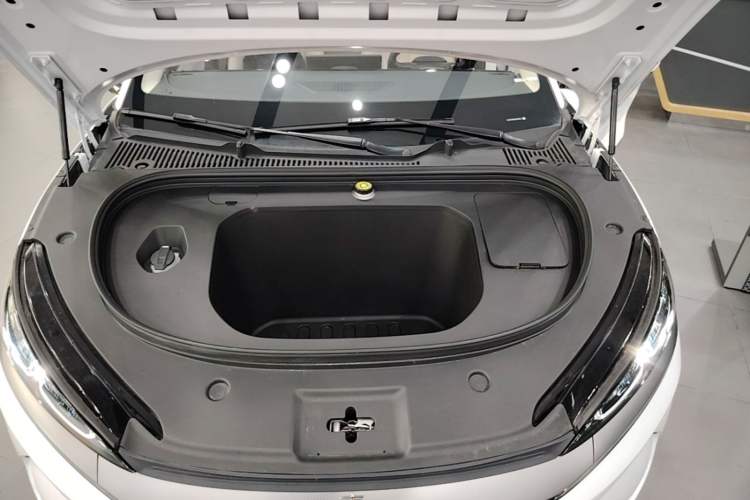 Used BYD Qin L 2025 EV 545KM Beyond Version Engine Bay