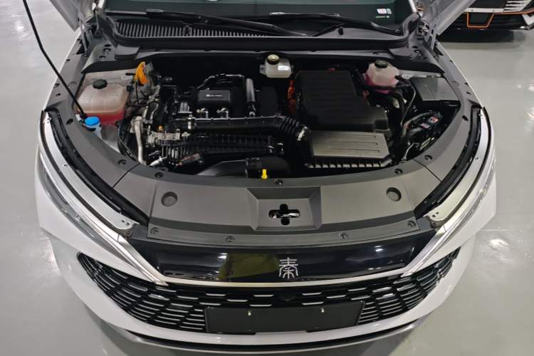 Used BYD Qin L 2025 DM-i Smart Drive 80KM Leading Model Engine Bay