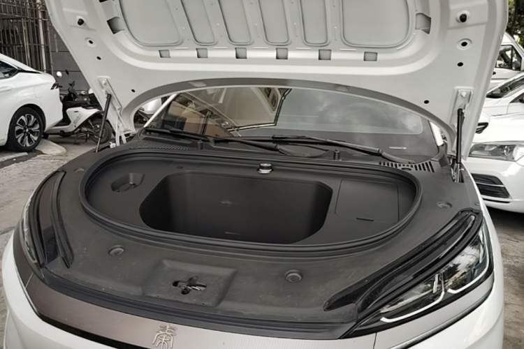 Used BYD Qin L 2025 EV 545KM Beyond Version Engine Bay