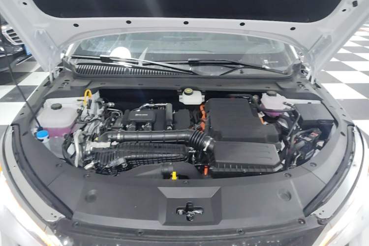 Used BYD Qin L 2025 DM-i Smart Drive 80KM Leading Model Engine Bay