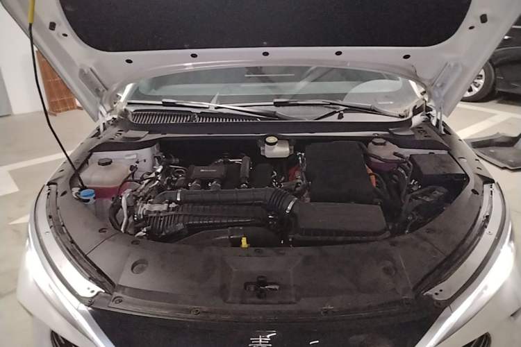 Used BYD Qin L 2025 DM-i Smart Drive 120KM Leading Model Engine Bay