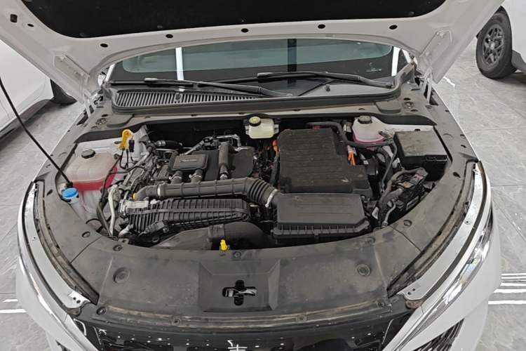 Used BYD Qin L 2025 DM-i Smart Drive 80KM Leading Model Engine Bay