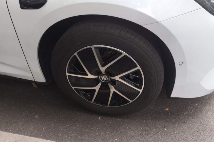 Used BYD Qin L 2025 DM-i Smart Drive 120KM Superior Model Exterior 1