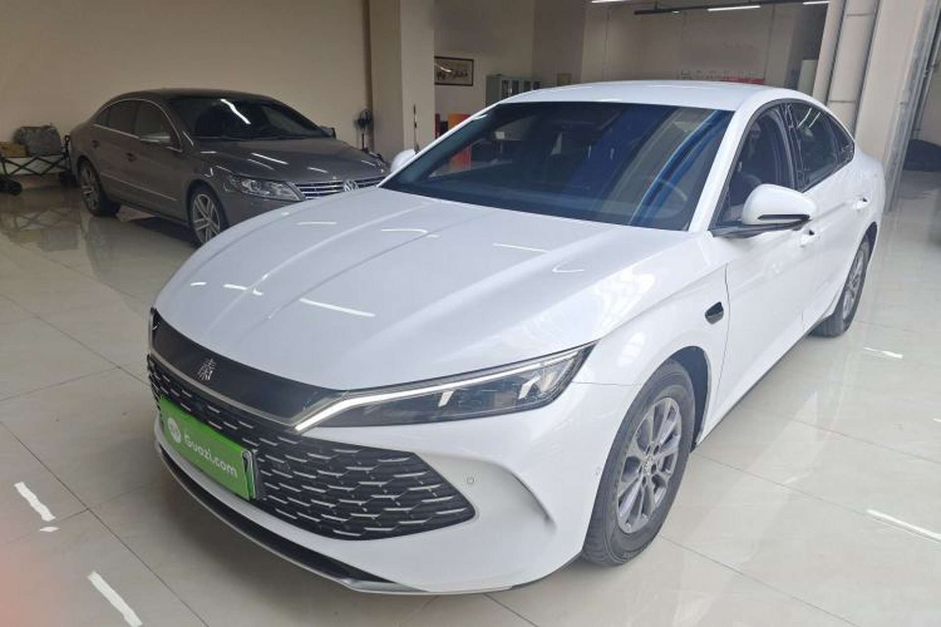 Used BYD Qin L 2025 DM-i Smart Drive 80KM Leading Model Exterior 1