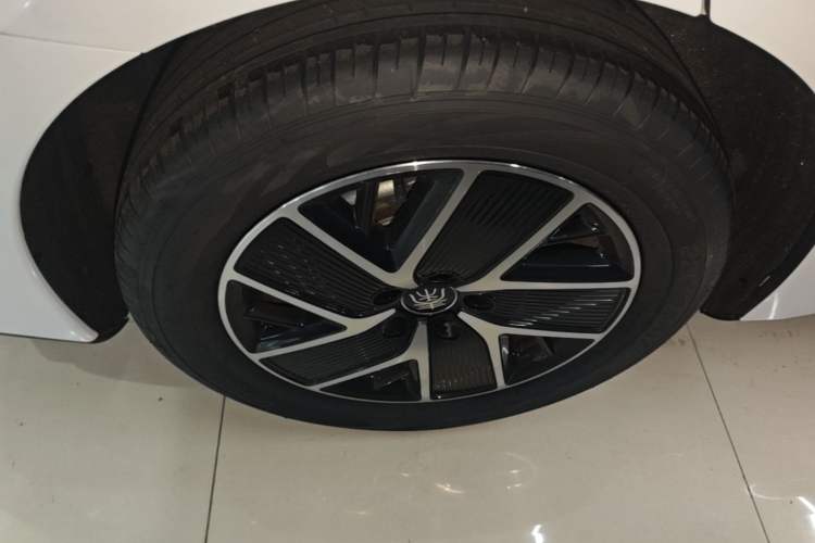 Used BYD Qin L 2025 DM-i Smart Drive 120KM Superior Model Exterior 2