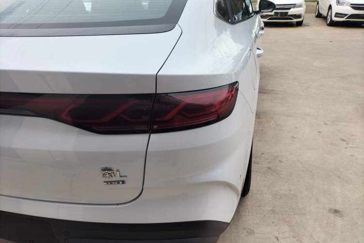 Used BYD Qin L 2025 DM-i Smart Drive 120KM Superior Model Exterior 3