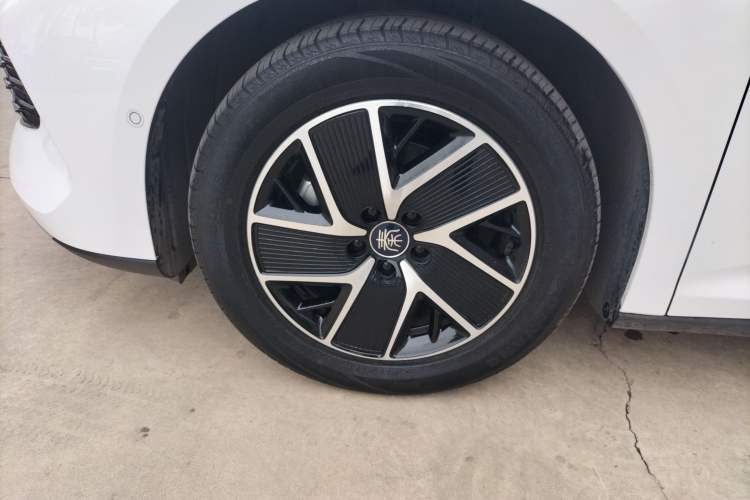 Used BYD Qin L 2025 DM-i Smart Drive 120KM Superior Model Exterior 4