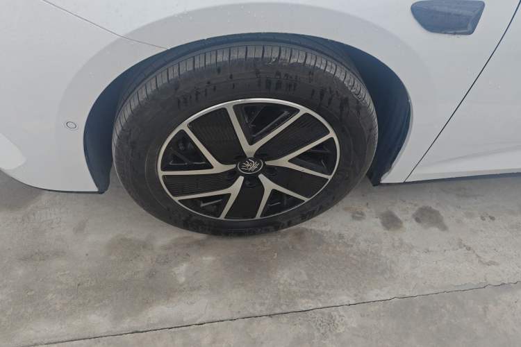 Used BYD Qin L 2025 DM-i Smart Drive 120KM Superior Model Exterior 4